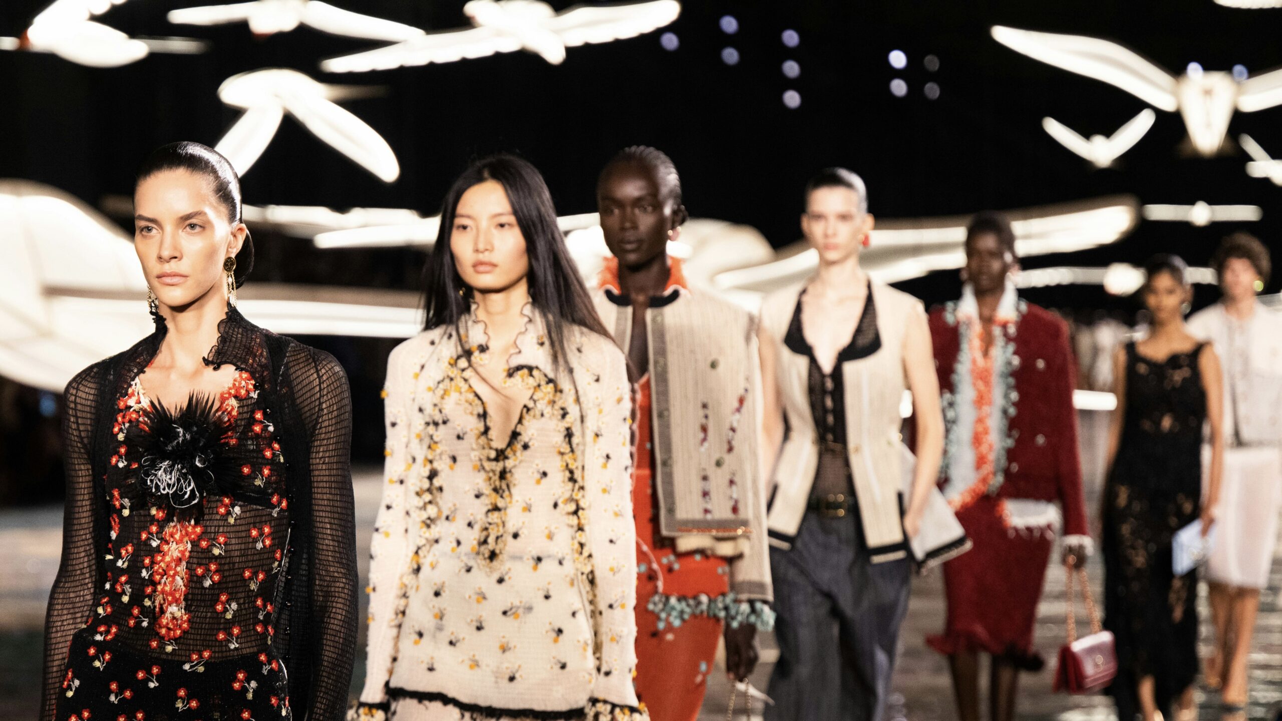 Chanel Xuân Hè: Cánh tự do qua lăng kính Matthieu Blazy