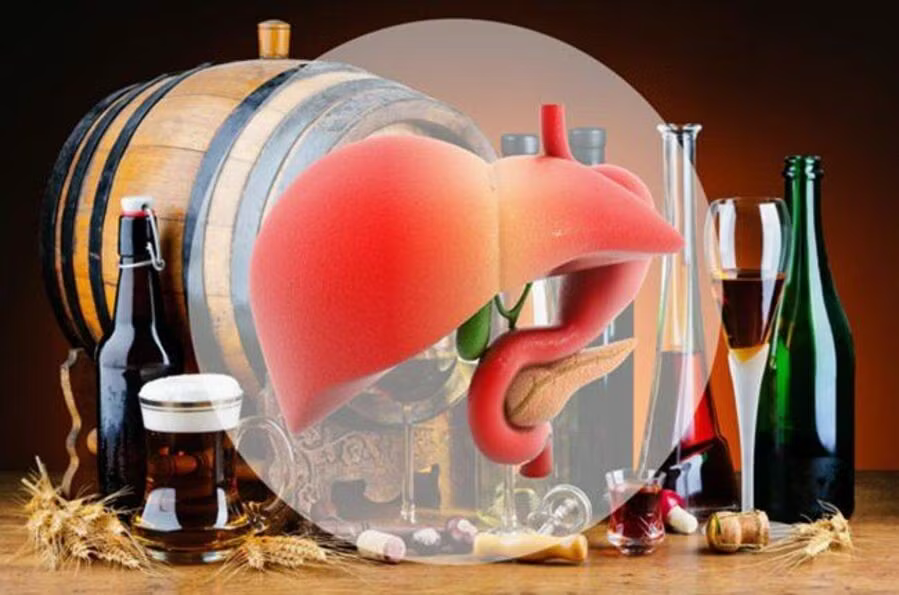 Người cao tuổi uống rượu ngày càng nhiều: cảnh báo không thể bỏ qua