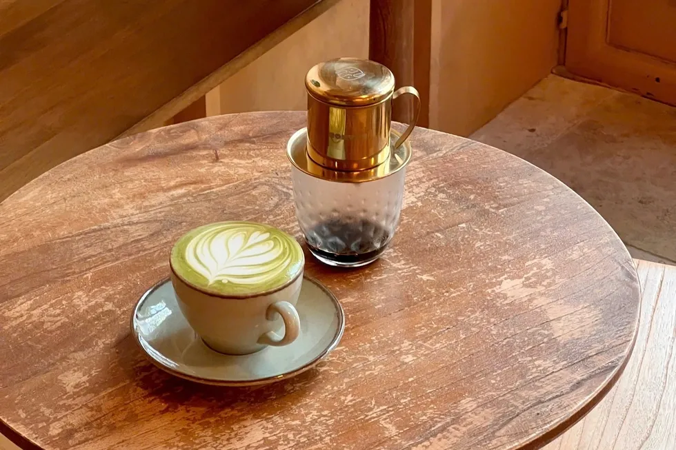 Từ sự cố mất điện đến xu hướng cà phê Việt tại Paris