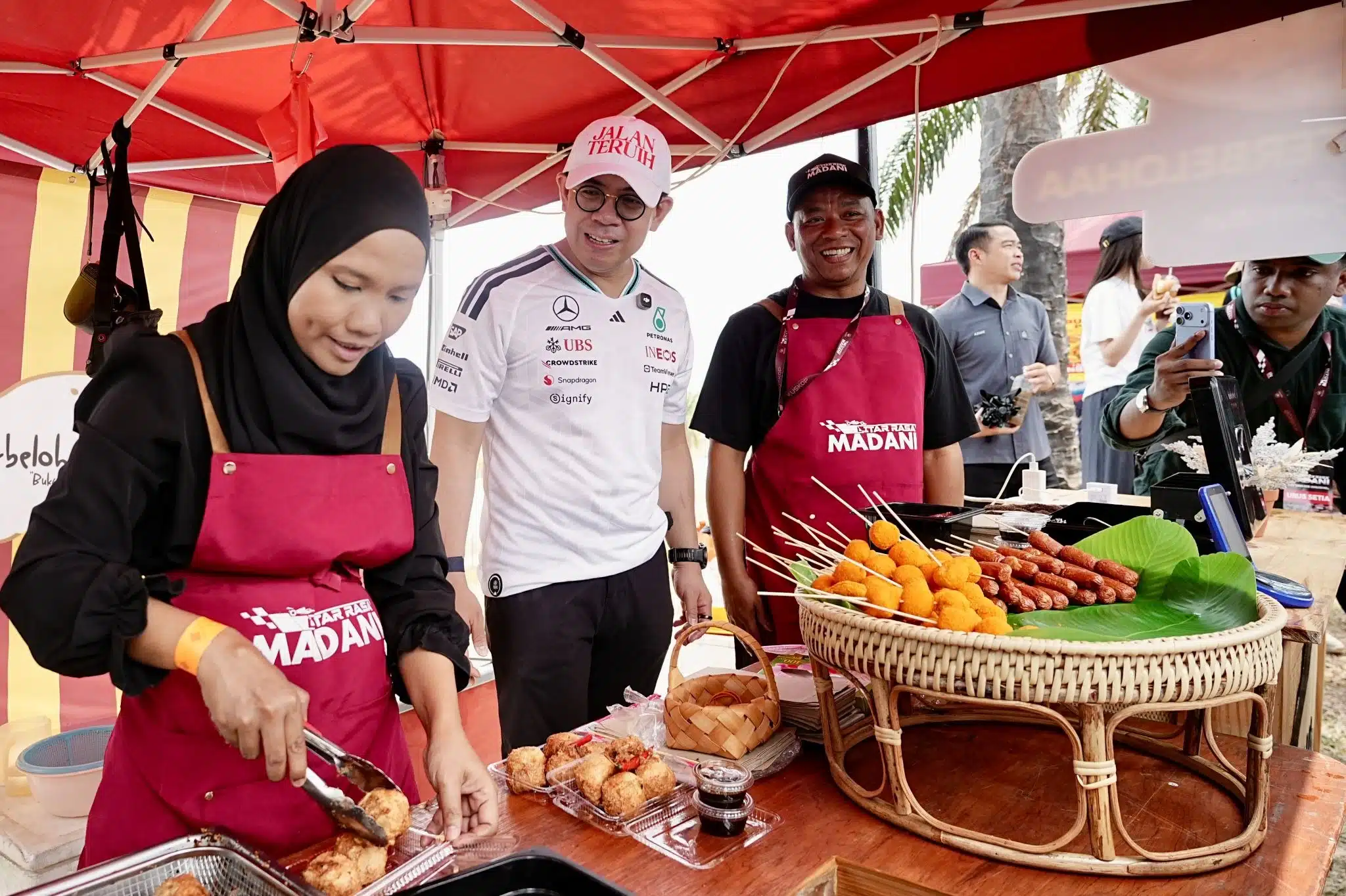 Menonton F1 Hemat: Dari G Hillstand Hingga Depan TV
