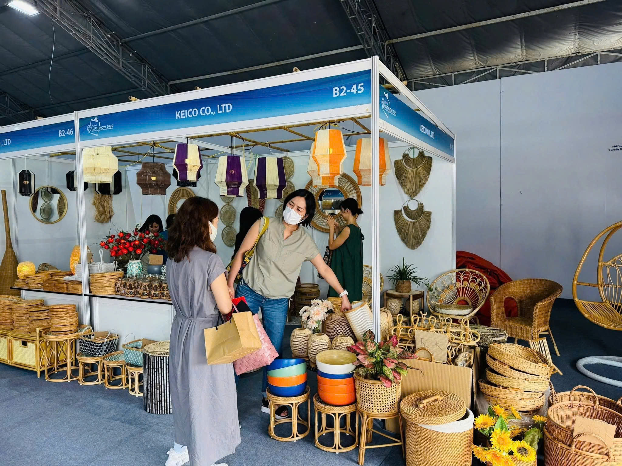 Hanoi Giftshow: 500 gian hàng thủ công mỹ nghệ mở rộng cửa ra thế giới