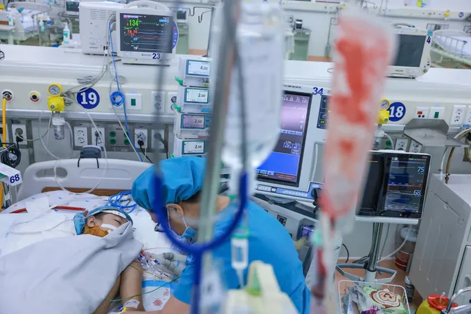 Ai có nguy cơ chuyển nặng khi mắc sốt xuất huyết Dengue?