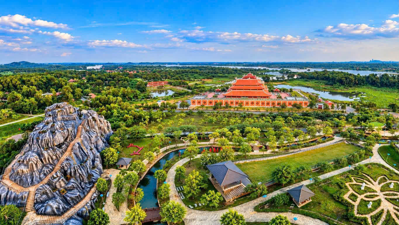 Làng Văn hóa Việt Nam thành khu du lịch cấp thành phố: Bước ngoặt cho du lịch bền vững