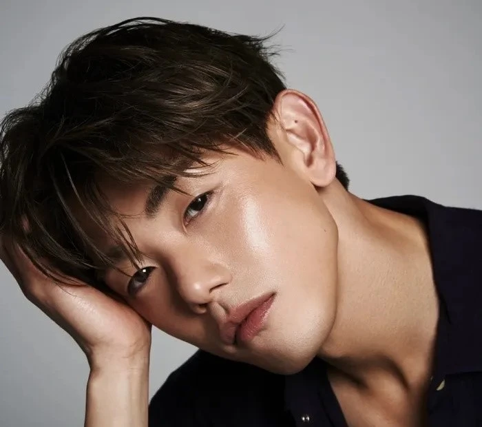 Roi Kim và Eric Nam: Khi nam ca sĩ pop dám kể về nỗi buồn
