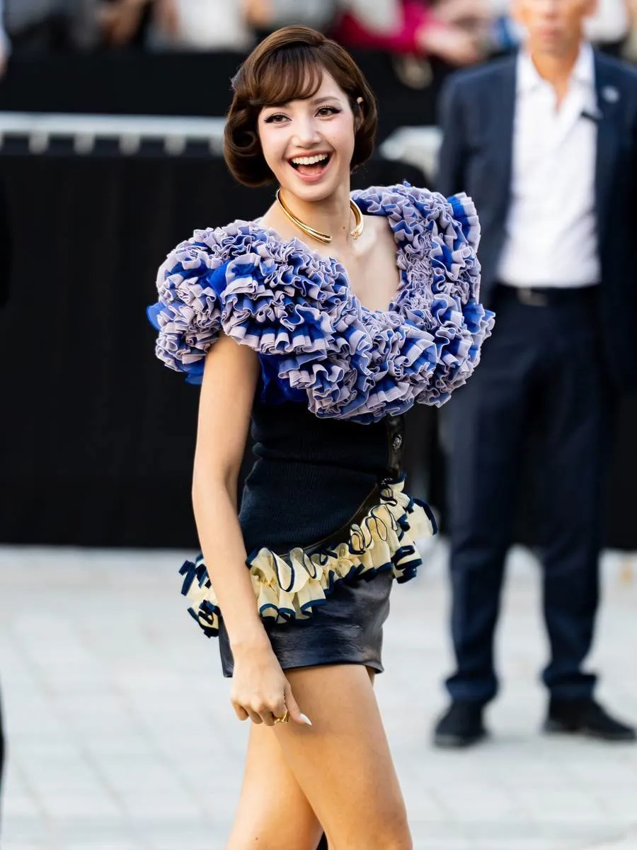 Louis Vuitton Xuân Hè: Khi Lisa, Zendaya Và Dàn Sao Định Hình Paris