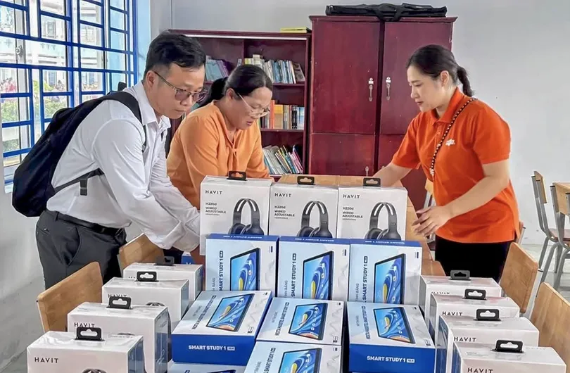 Thư viện số FPT: Bước nhảy hạ tầng tri thức cho 38 trường vùng khó