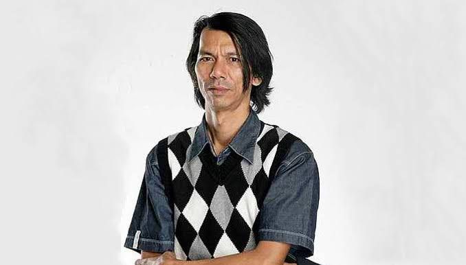 Mengapa Lagu Baru Penyanyi Legendaris Selalu Kalah Aura