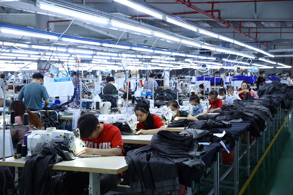 Điện mặt trời mái nhà vượt 11.000 MWp: Từ điện dư đến hiệu quả lưới điện