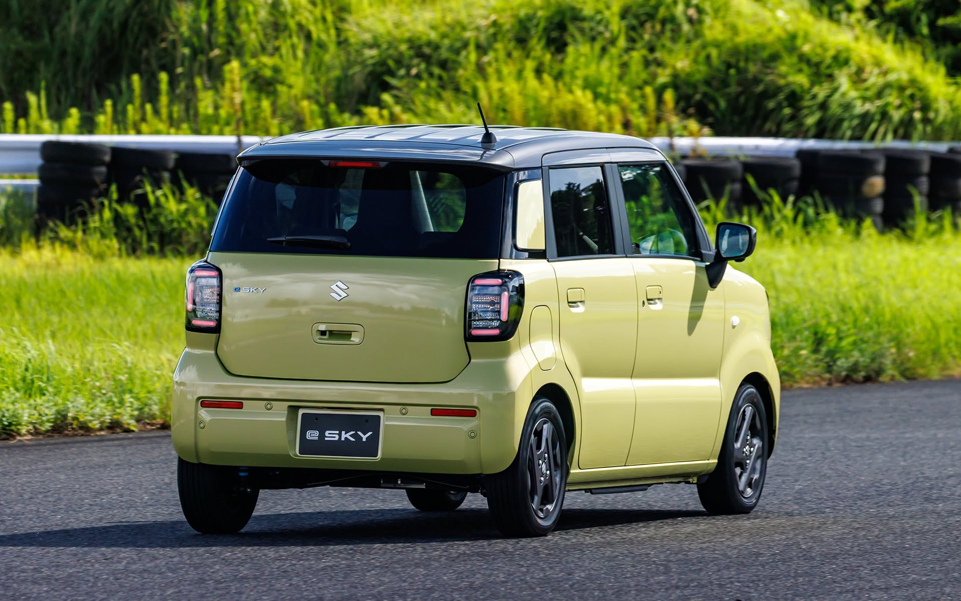Suzuki eSky mini electric: quân bài chiến lược trong phân khúc xe điện giá rẻ