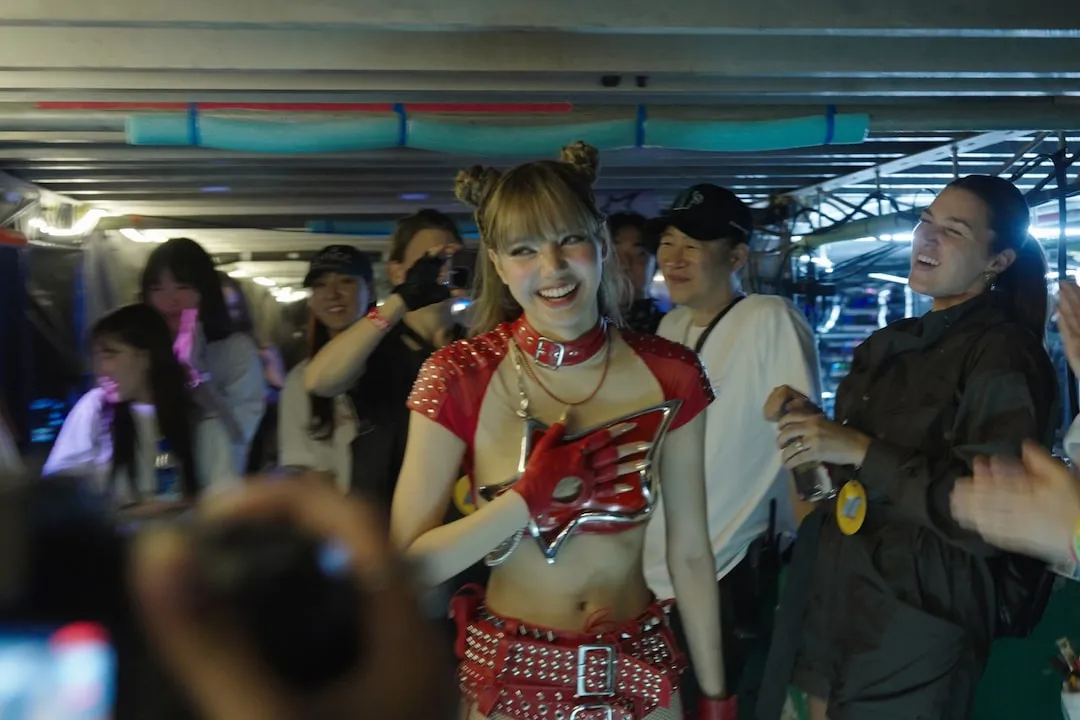 Lisa Và Hành Trình Vượt Qua Nghi Ngờ Bản Thân Để Bước Ra Solo