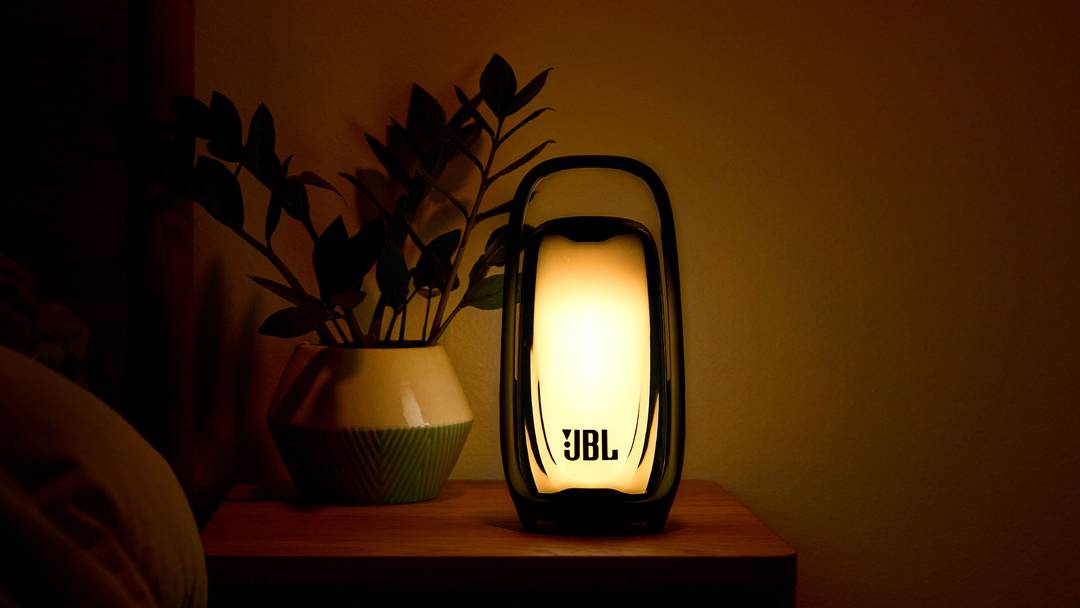 JBL Pulse 6: loa đèn LED kết hợp cho không gian giải trí nhỏ
