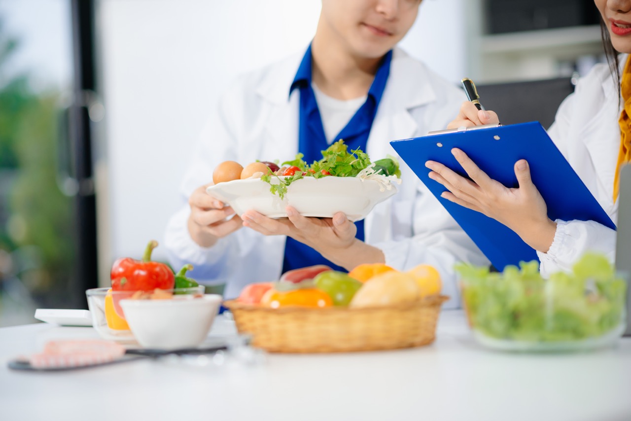 Bệnh nhân ung thư có nên kiêng thịt đỏ hoàn toàn?