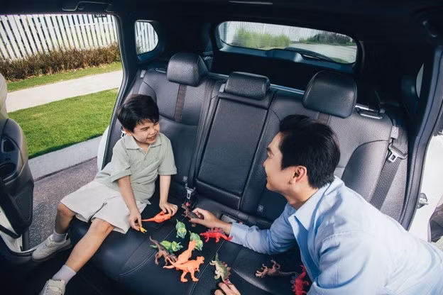 Toyota Corolla Cross Hybrid: Giá giảm và nâng cấp để giữ vị thế SUV cỡ nhỏ