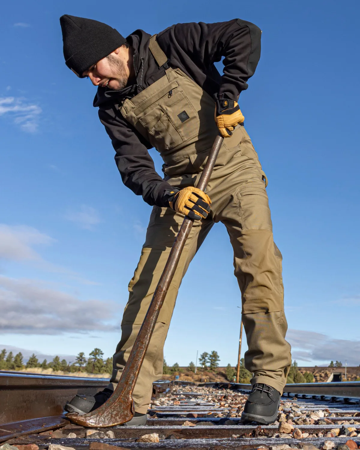 Carhartt nâng cấp áo phông huyền thoại với Crafted Series