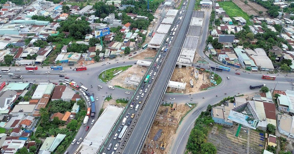 Cao tốc TP.HCM – Long Thành mở rộng: chạy nước rút giữa khủng hoảng nhựa đường