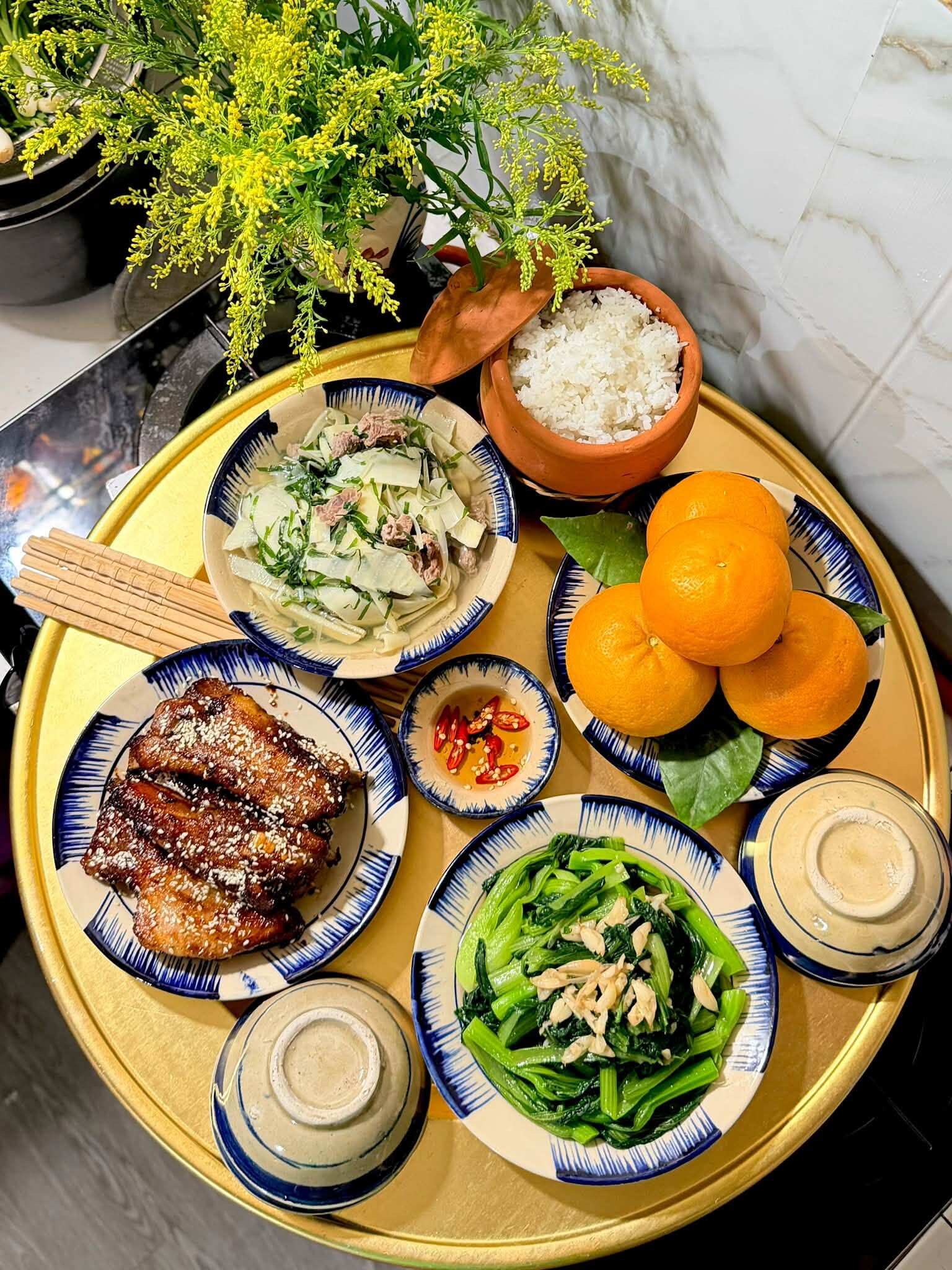 Bữa cơm gia đình: mâm cơm kể chuyện tình thân và dạy con