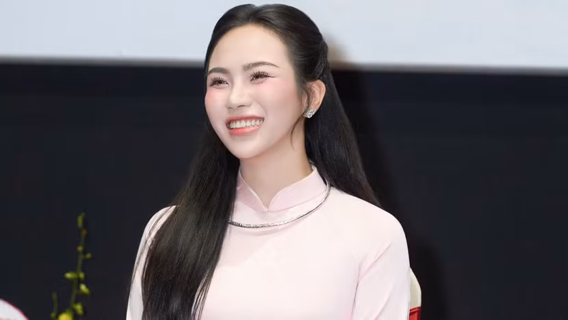 Nữ ca sĩ trẻ kết hợp AI và nhạc thính phòng để tái hiện Hà Nội hoài niệm