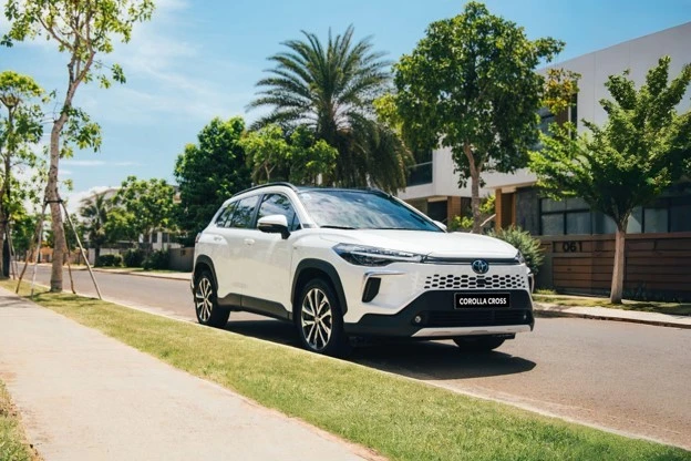 Toyota Corolla Cross Hybrid: Giá giảm và nâng cấp để giữ vị thế SUV cỡ nhỏ