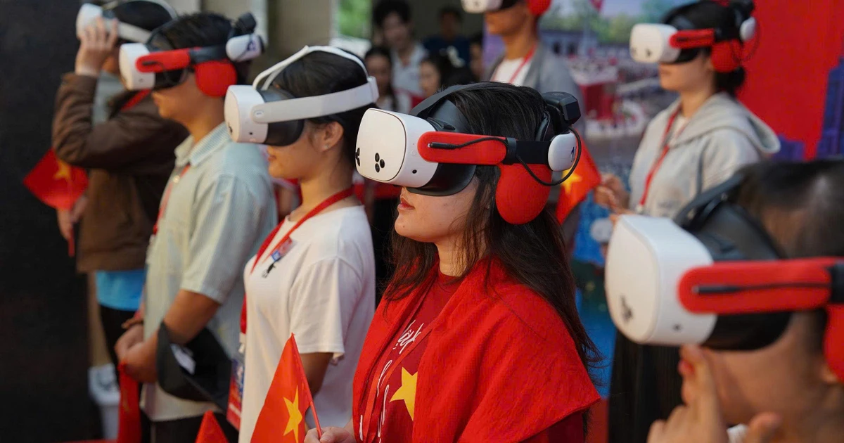 Công nghệ VR đưa người dân trở lại những khoảnh khắc lịch sử định mệnh