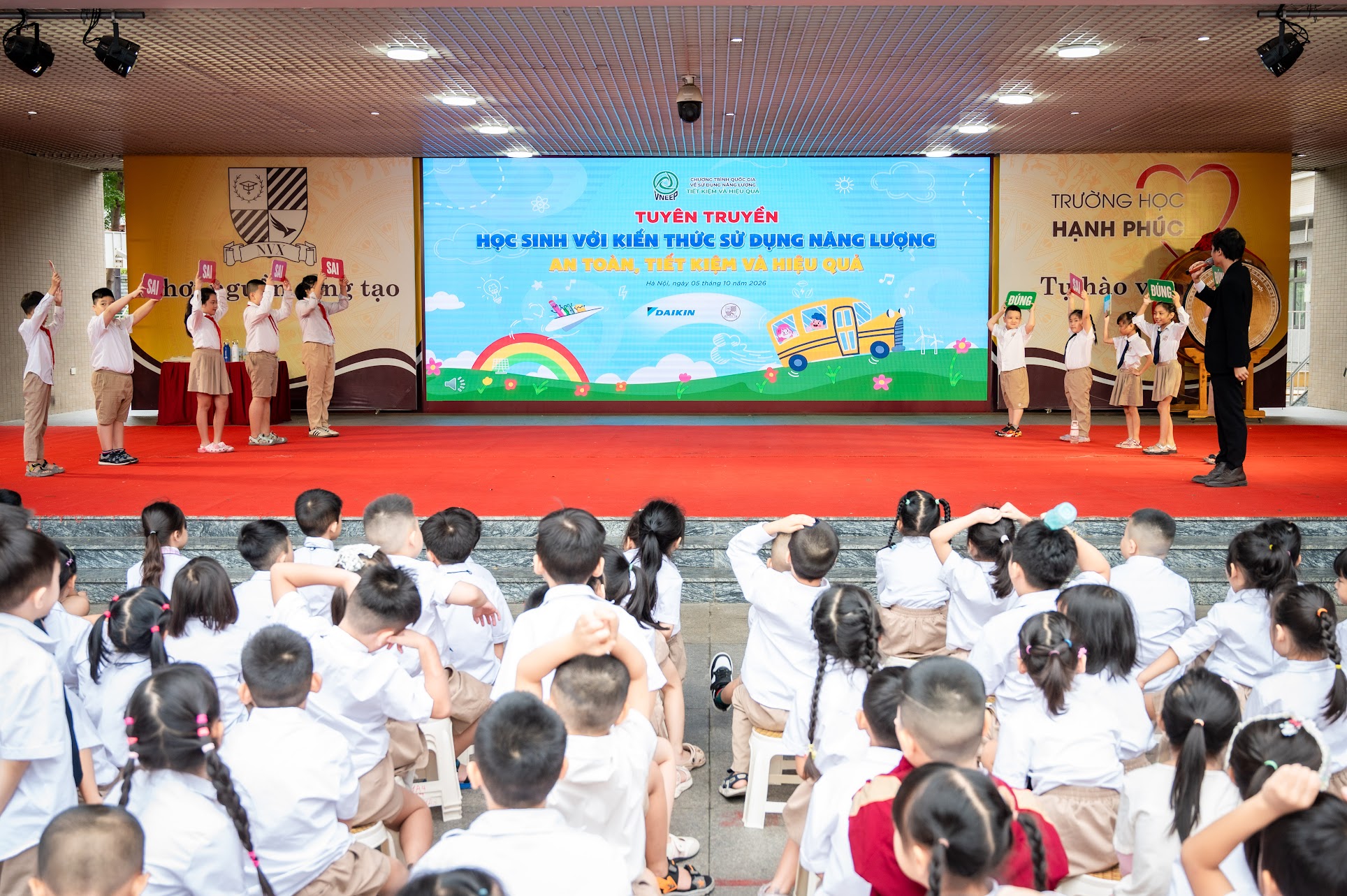 Hơn 1.000 học sinh học an toàn điện và tiết kiệm năng lượng ngay trong trường
