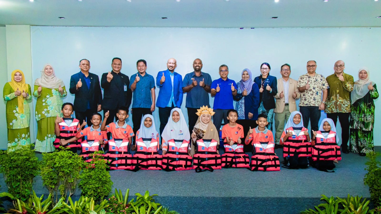 Jaket Keselamatan dan Pelitup Muka: Isyarat Baharu Program Perlindungan Murid