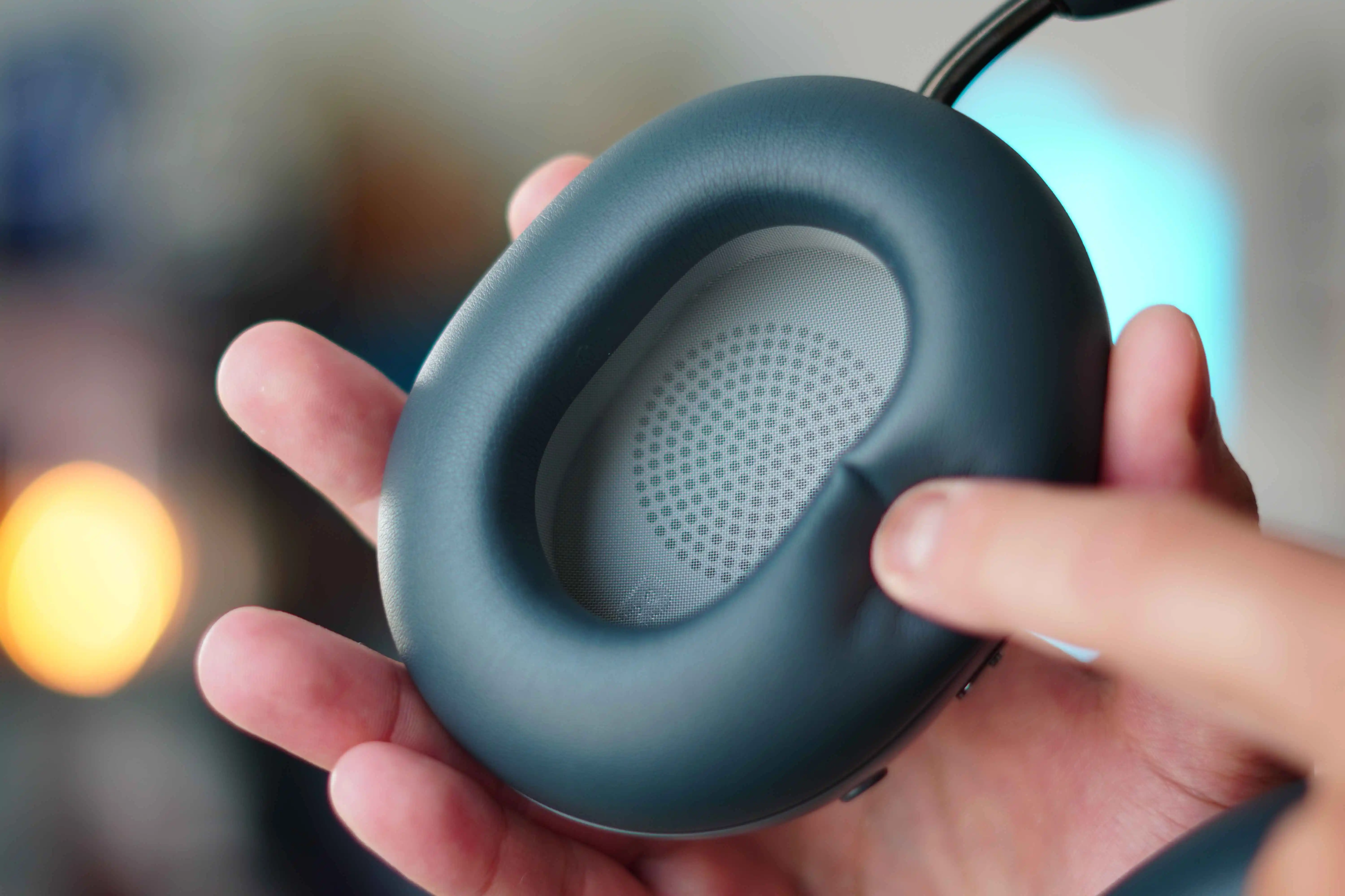Sonos Ace Ultra vs Sennheiser Momentum 5: Tai nghe chống ồn premium nào đáng mua hơn?