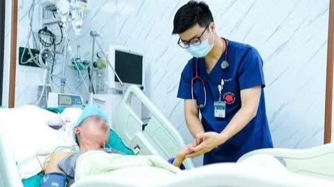 Hẹp động mạch cảnh, xơ vữa động mạch và nguy cơ đột quỵ âm thầm từ tuổi 18