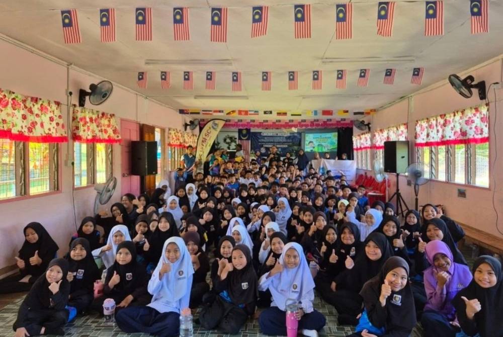 Mahasiswa Universiti Bina Jambatan Inovasi STEM ke Sekolah
