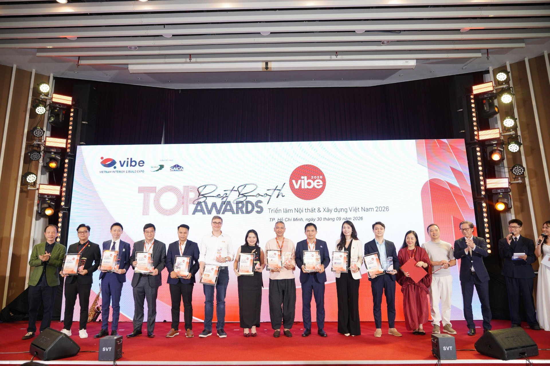AA Deco và Uuviet Solutions: cuộc đua tái định nghĩa showroom nội thất cao cấp
