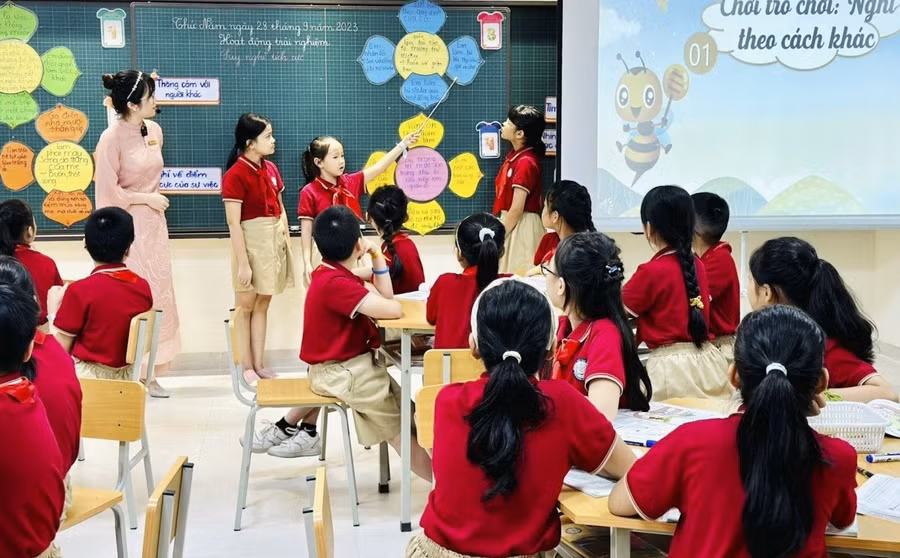 Chuẩn hóa năng lực AI cho giáo viên: từ công cụ đến bài học thông minh