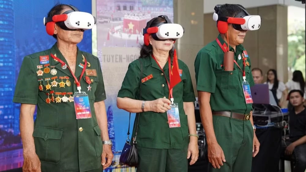 Công nghệ VR đưa người dân trở lại những khoảnh khắc lịch sử định mệnh