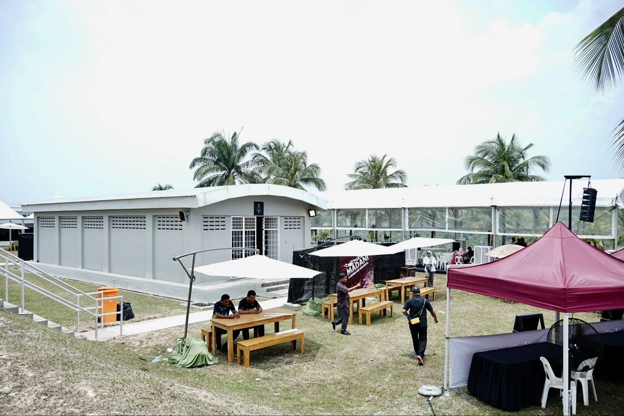 Gerai Mikro Sold Out di F1: Kuasa Harga Mesra Poket
