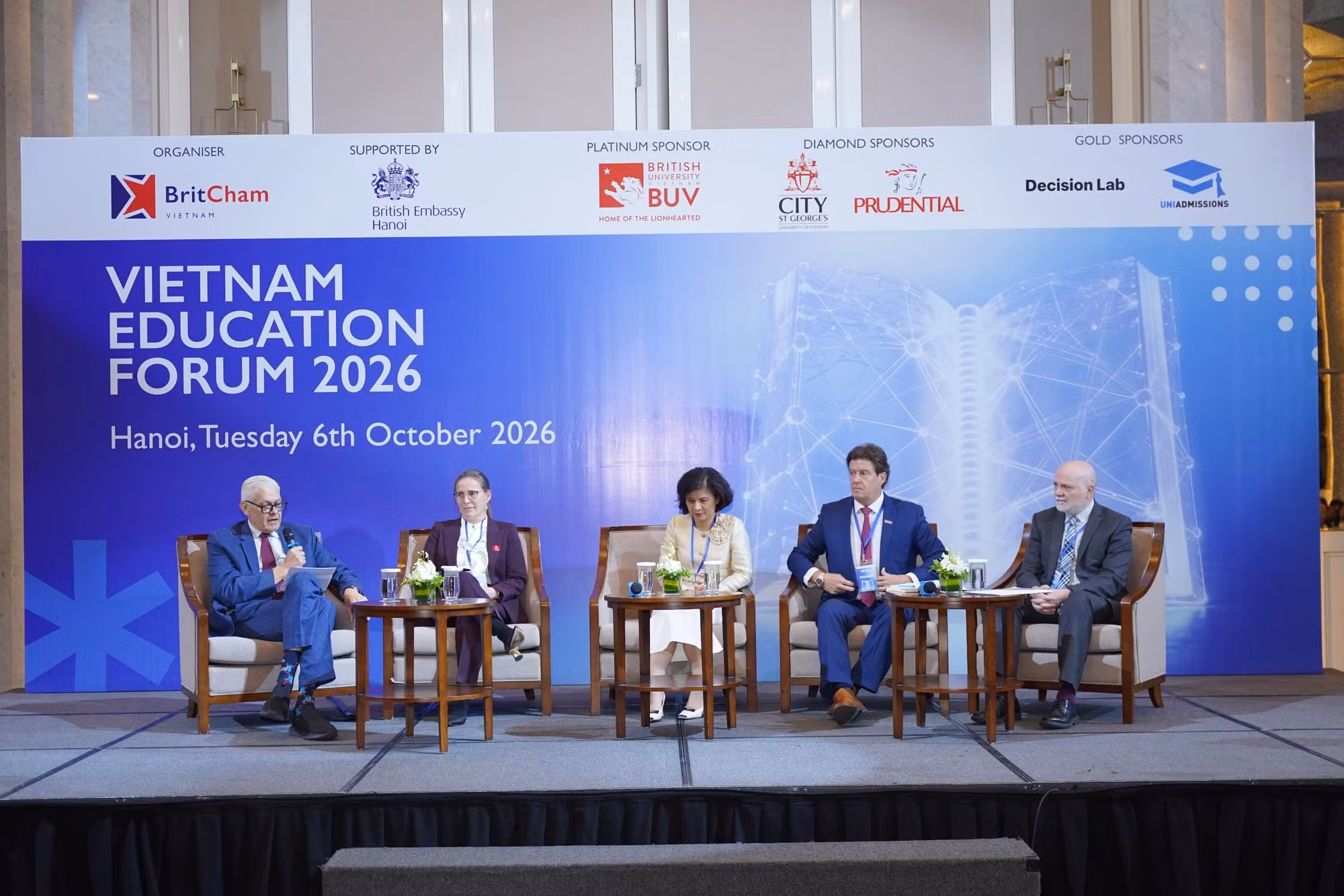 Diễn đàn Giáo dục Việt Nam: Từ chuẩn chất lượng đến hạnh phúc người học