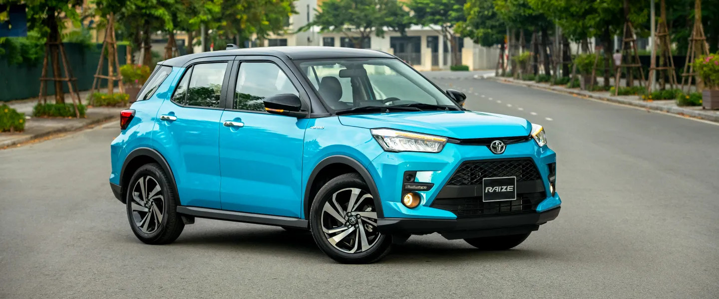 Bảng giá Toyota tháng 10: chọn Corolla Cross, Raize hay Fortuner?
