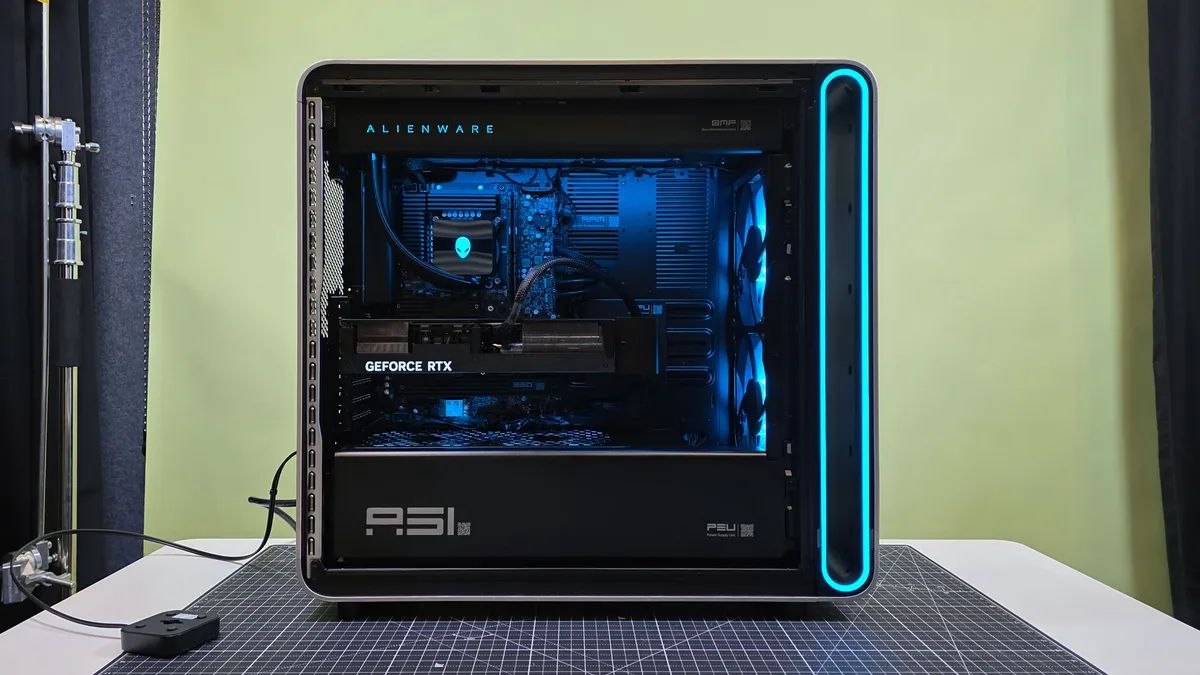 RTX 5090 Prebuilt Gaming PC: Khi Máy Bộ Rẻ Hơn Tự Build