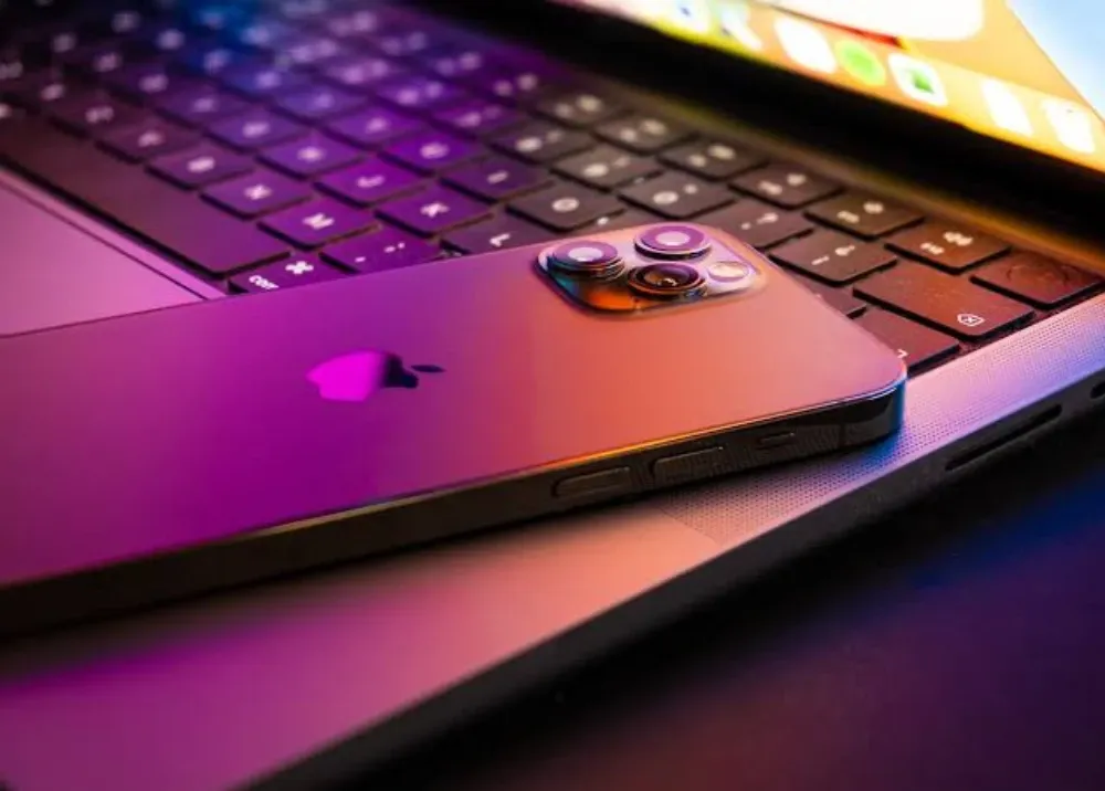 Apple Intelligence chiếm bao nhiêu dung lượng và cách giải phóng bộ nhớ