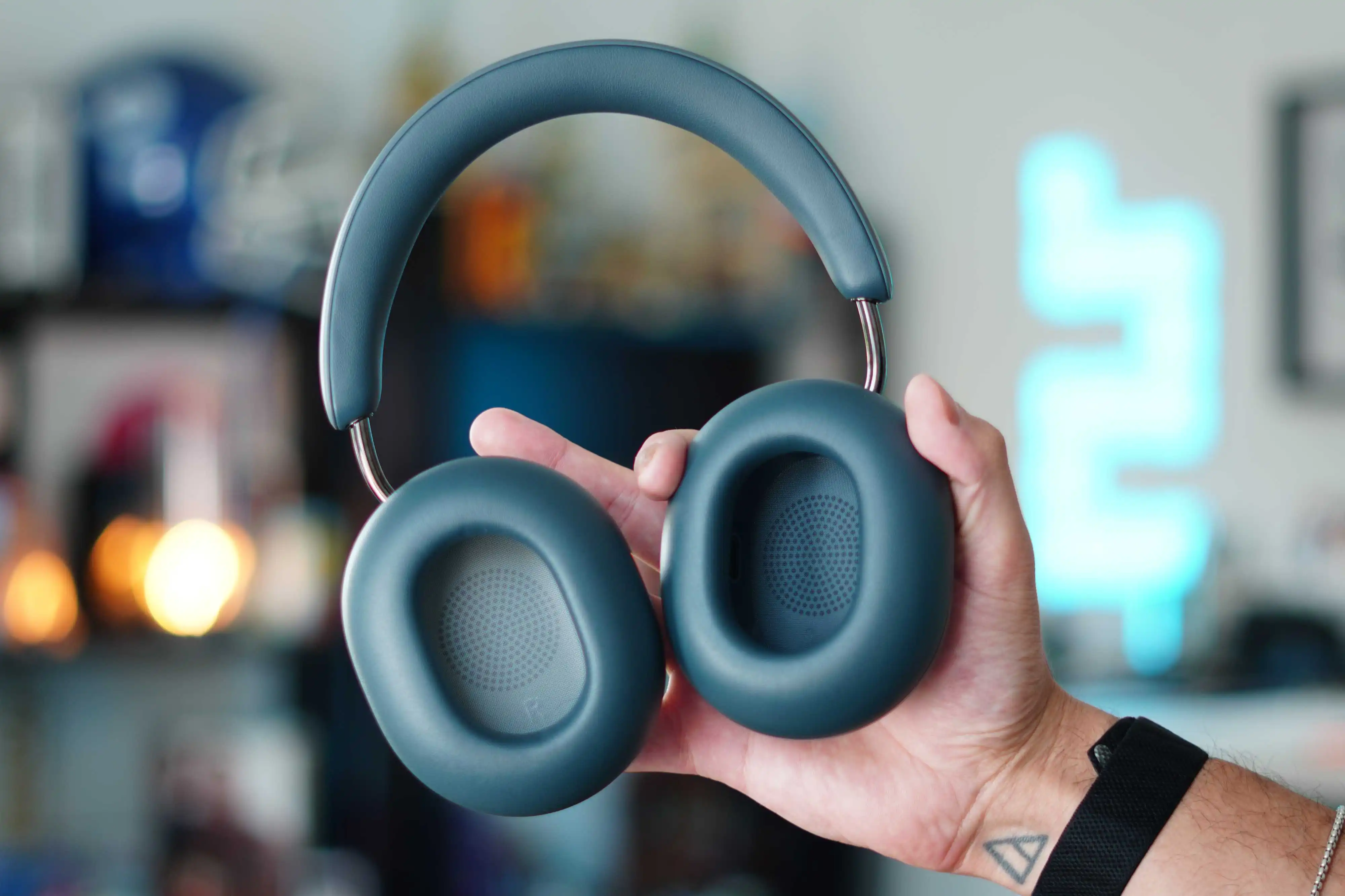 Sonos Ace Ultra vs Sennheiser Momentum 5: Tai nghe chống ồn premium nào đáng mua hơn?