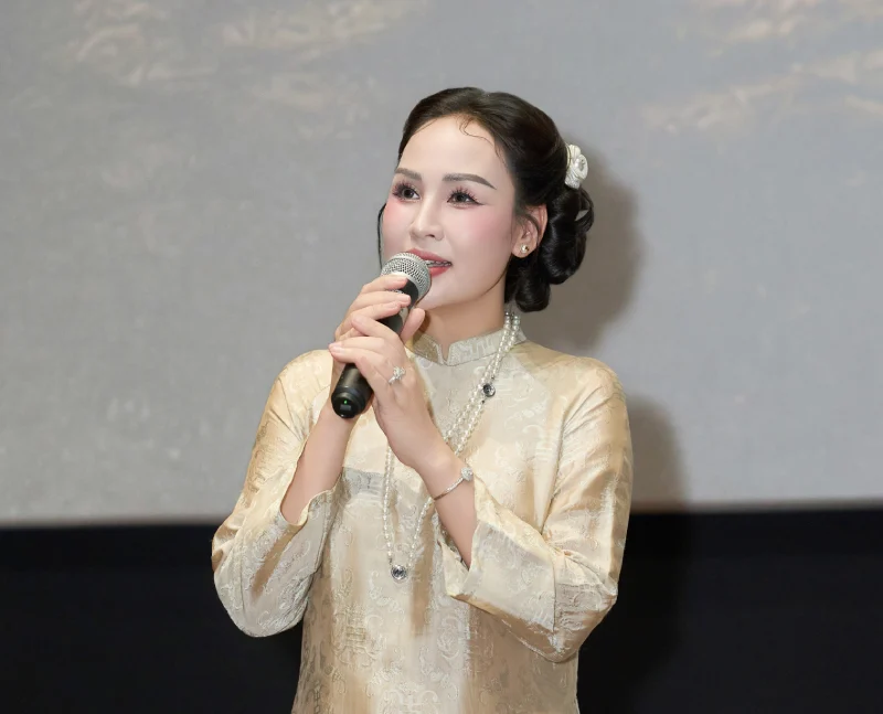 Sinh viên 22 tuổi chơi “ngược dòng” với album Hà Nội và AI