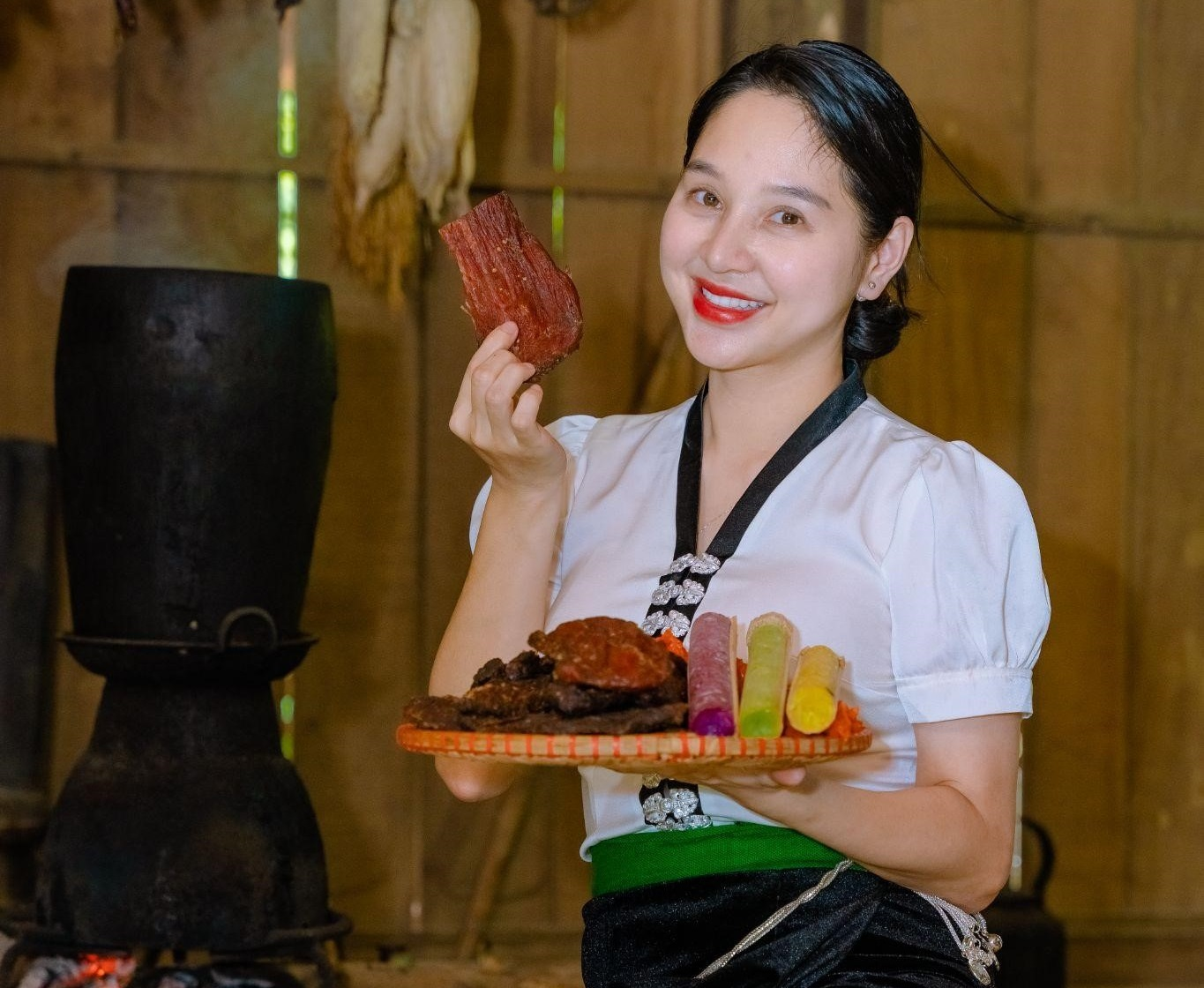 Từ vỡ nợ 100 tỷ đến thương hiệu thịt trâu gác bếp