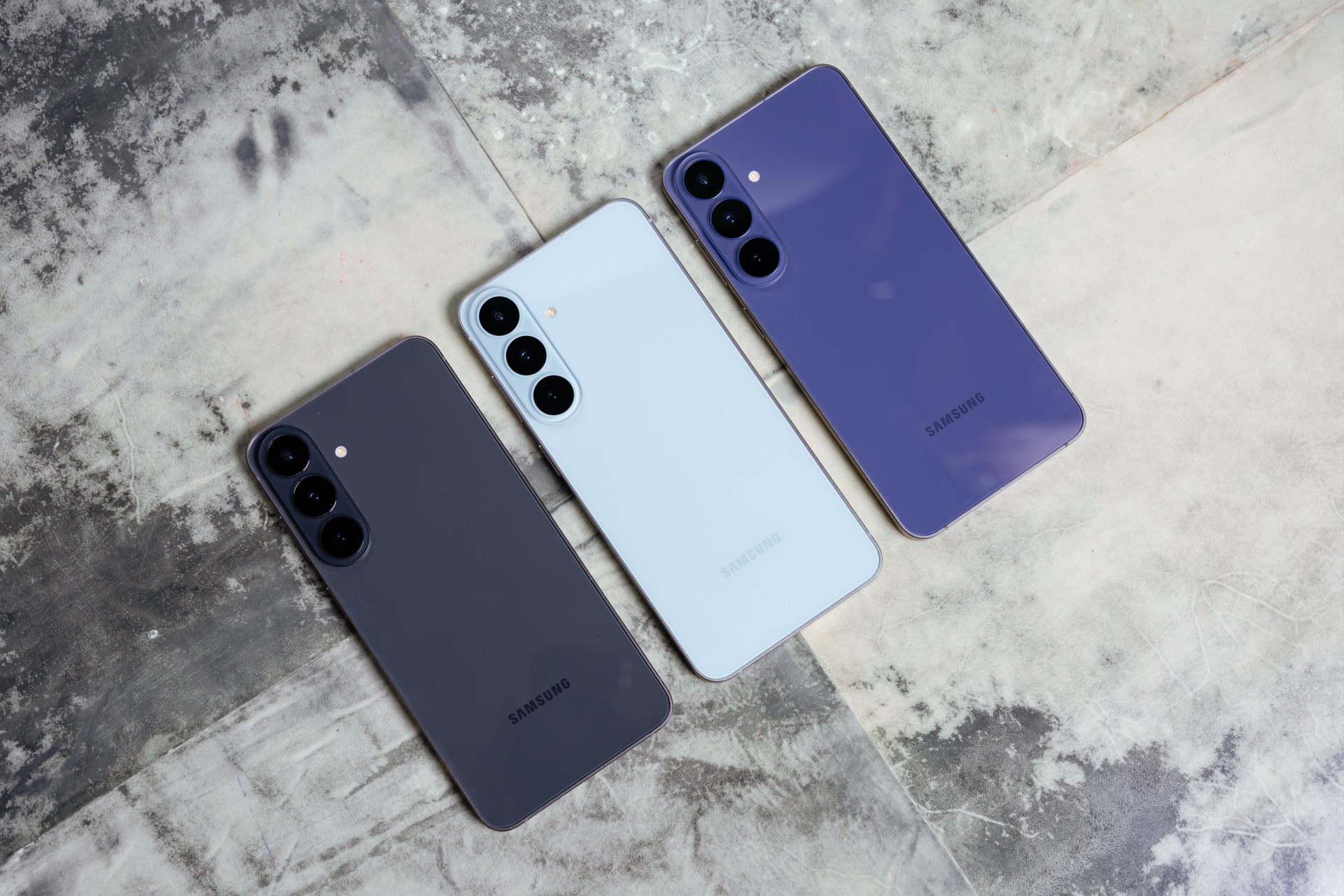 Galaxy S26 FE giá 20 triệu: phần mềm thắng cấu hình Trung Quốc?