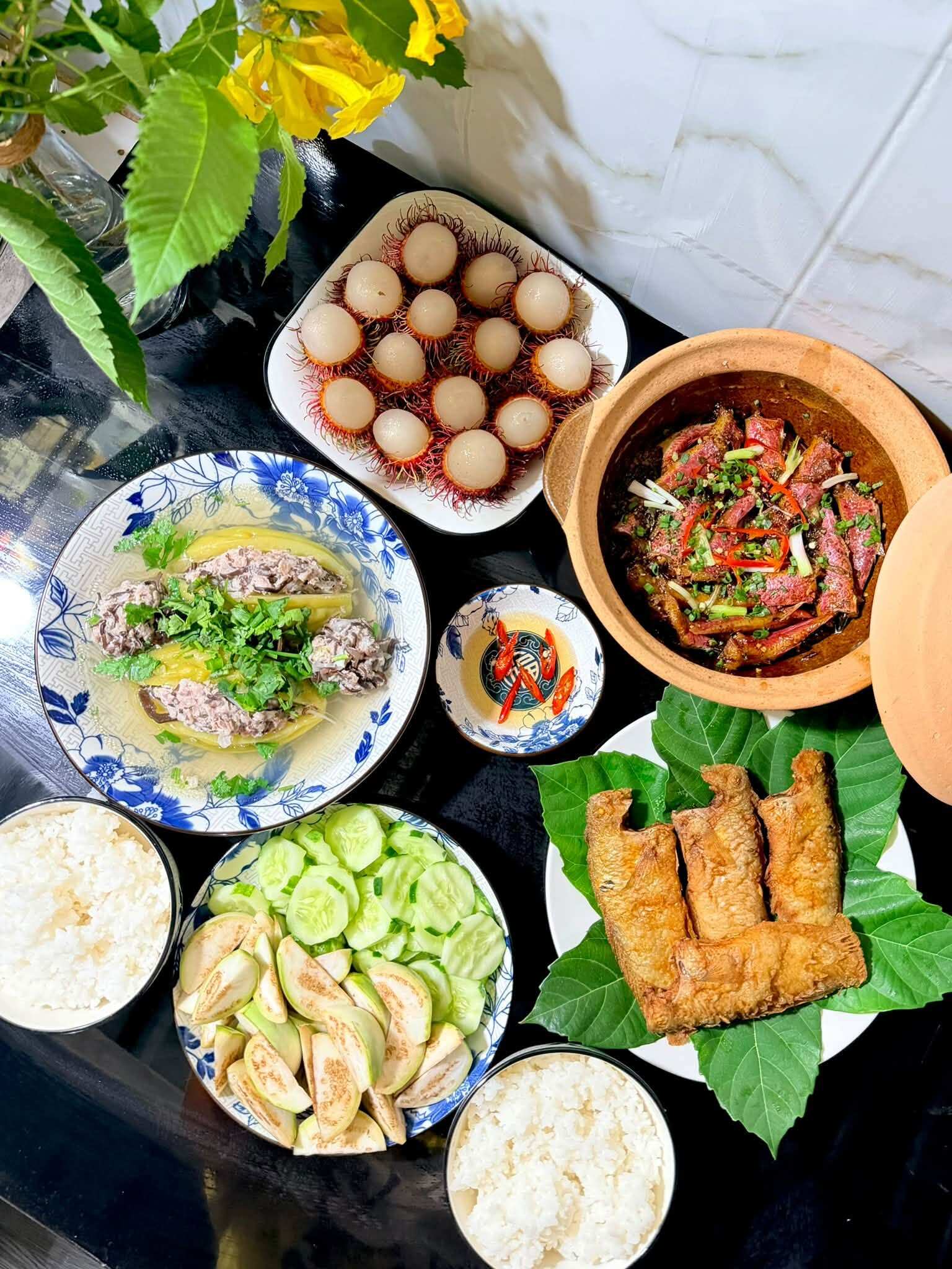 Bữa cơm gia đình: mâm cơm kể chuyện tình thân và dạy con