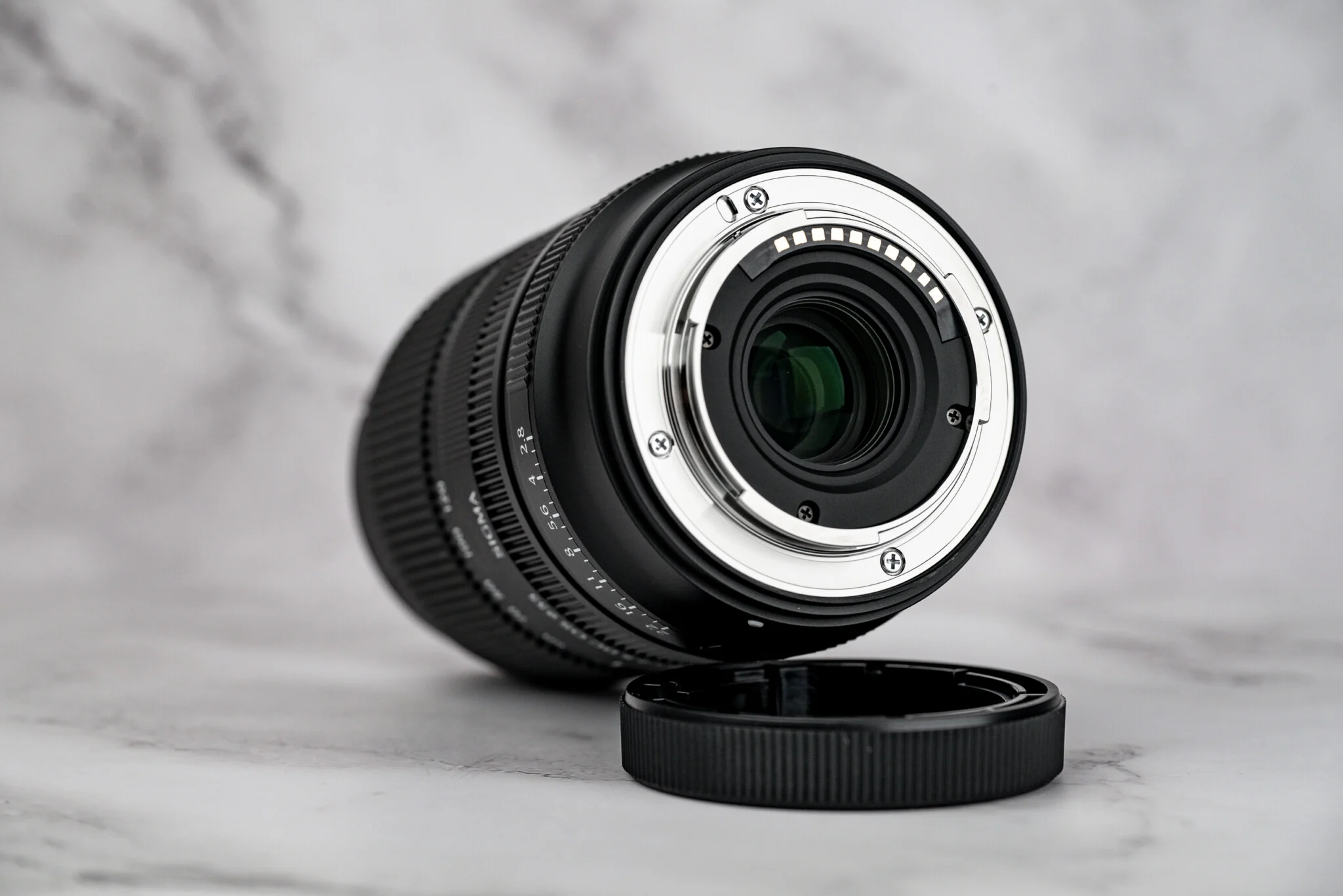 Sigma 50-120mm f/2.8 và xu hướng ống kính zoom khẩu độ cố định