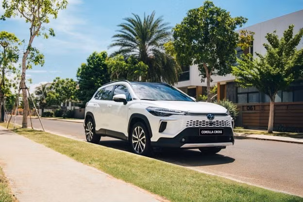 Toyota Corolla Cross Hybrid: Giá giảm và nâng cấp để giữ vị thế SUV cỡ nhỏ