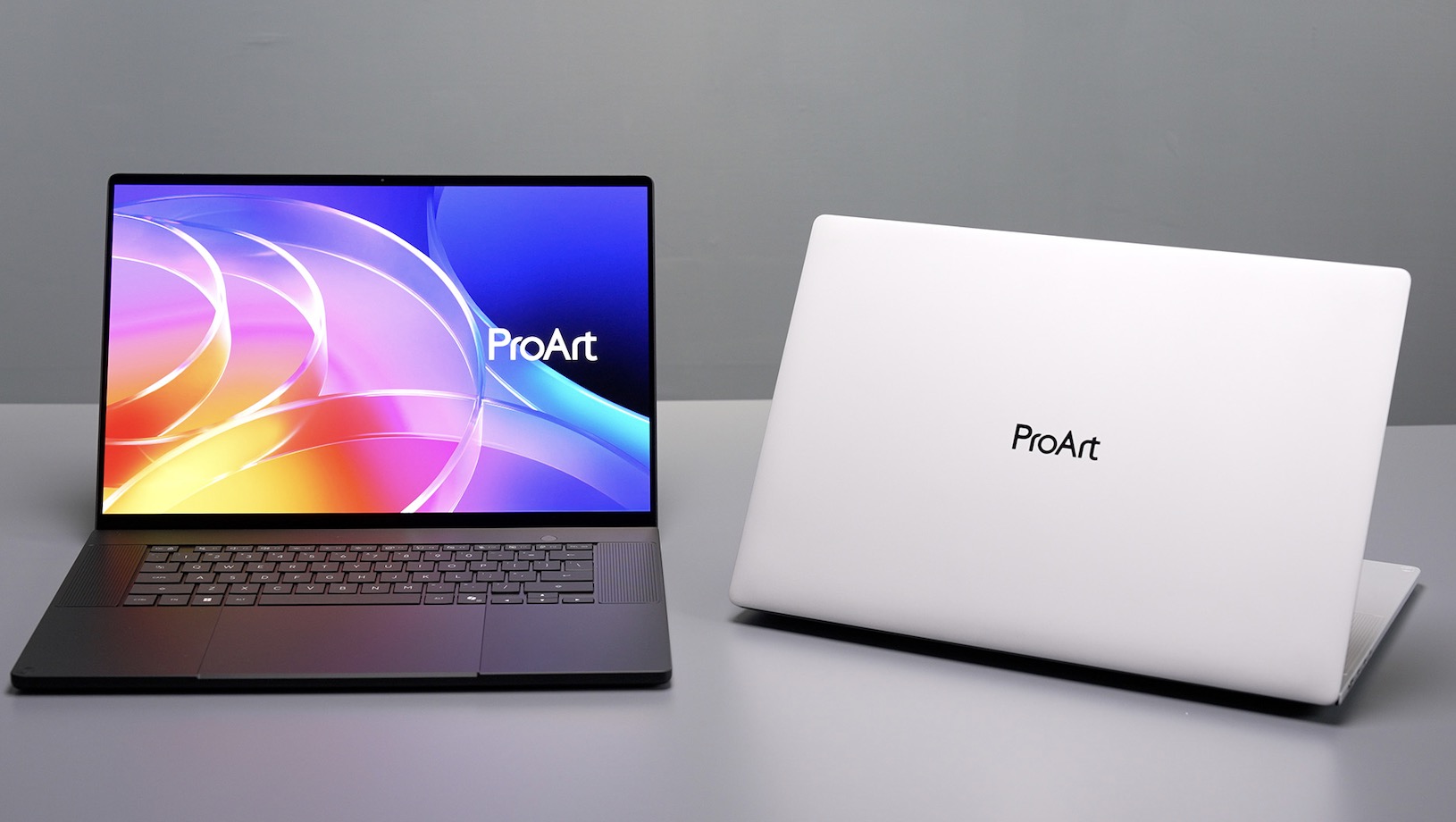 Laptop AI chuyên dụng: ASUS ProArt P16 RTX và Surface Laptop Ultra cho nhà phát triển LLM
