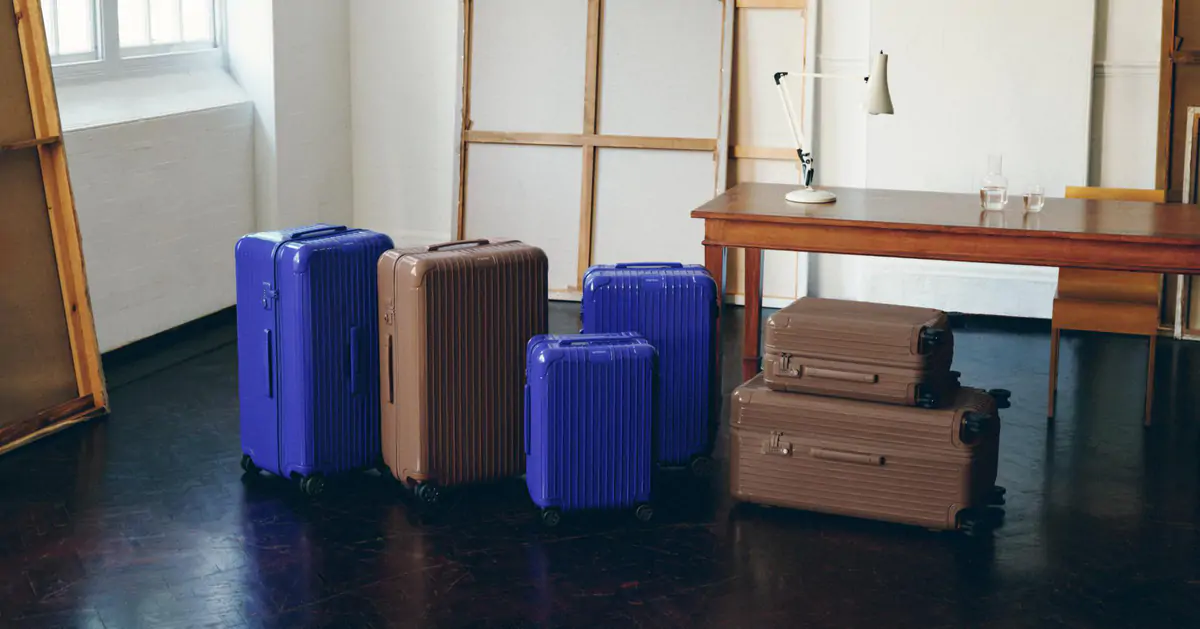 RIMOWA mở rộng bảng màu xa xỉ với Umber và Ultramarine