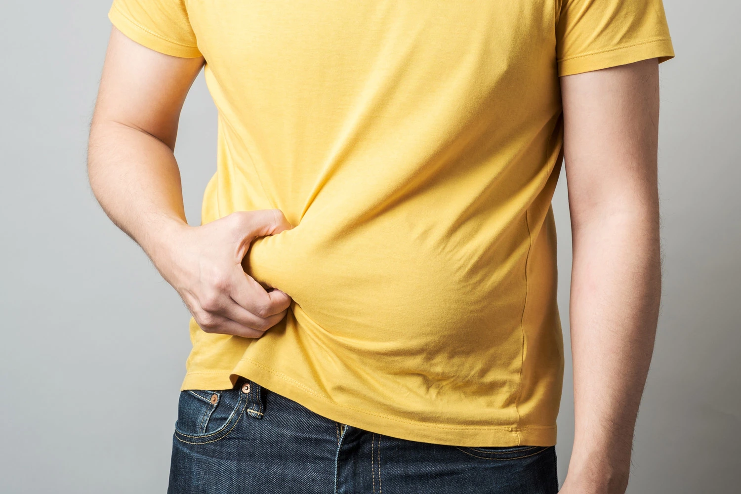 5 tư thế đơn giản giúp bạn tự tin trước ống kính