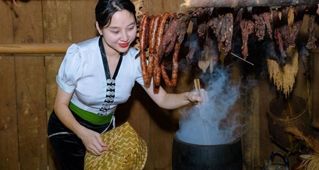 Từ vỡ nợ 100 tỷ đến thương hiệu thịt trâu gác bếp