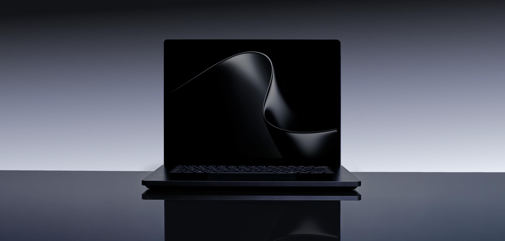 Microsoft siết bảo mật AI trên PC: Đòn phản công trước Apple