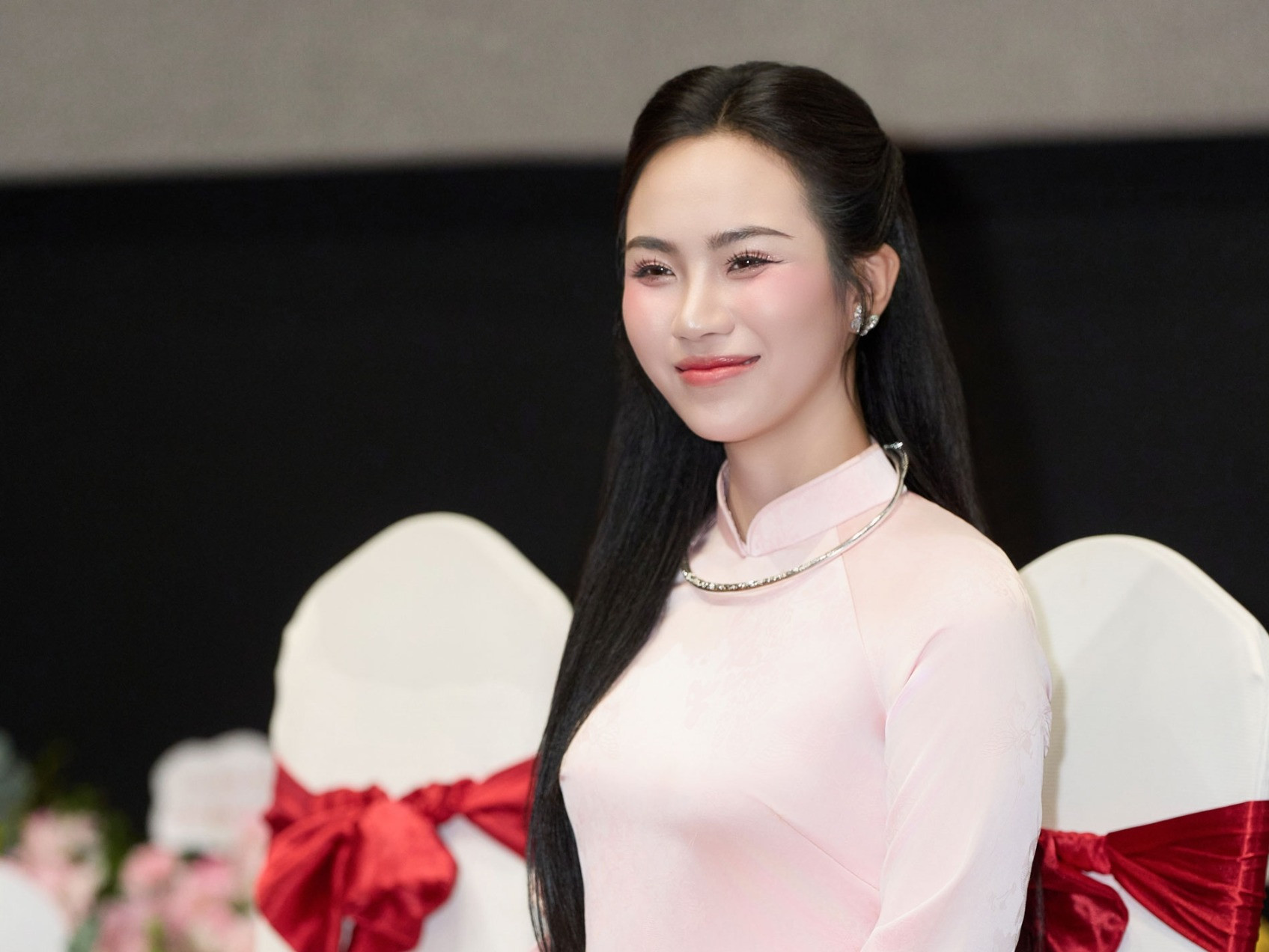 Cô gái 22 tuổi vay tiền tỷ làm album nhạc cổ điển về Hà Nội