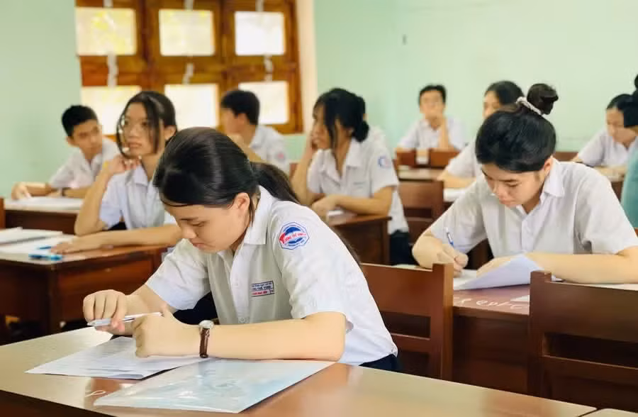 Trượt tuyển sinh lớp 10 công lập không phải dấu chấm hết